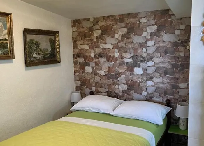 Appartement By The Sea Rastici - Ciovo - 2080 *